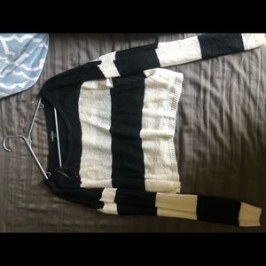 Black & white crop top